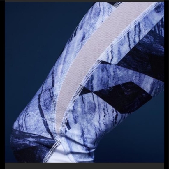 Marika Rock Geometric Print Capri Legging XL - Picture 5 of 8